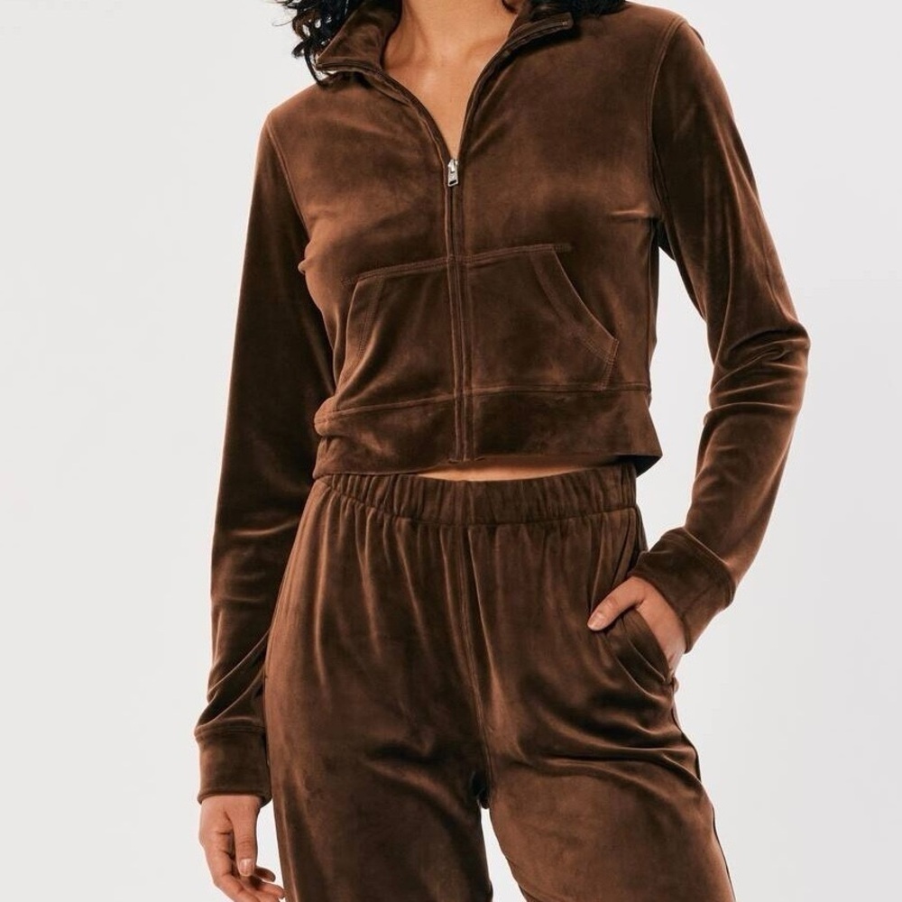 Hollister Chocolate Brown Velour Long Sleeve Cropped Jacket Size XS